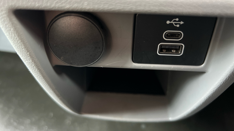 Ford Transit Custom 300 L2 Diesel Fwd 2.0 EcoBlue 136ps H1 Van Limited